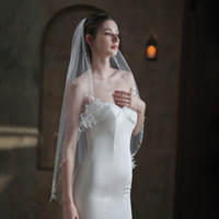 ROMANTIQUE Simple Blanc Couche Unique Coiffe De Mariée Atmosphère Dentelle Perlée Voiles De Mariage