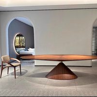 Moderner Minimalistischer Ovaler Massivholz-Esstisch mit Fliegende-Teller-Form, Zapfen- und Dübelführung, Designer-Qualität für Hochwertige Büronutzung, Italienisches Design