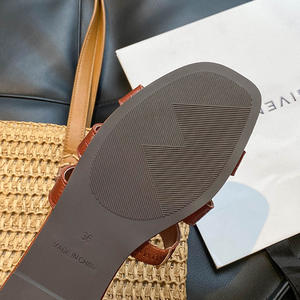 Babouches en Cuir de Haute Qualité pour Dames 2025, Sandales Plates d'Extérieur pour Femmes, Claquettes de Plage Classiques d'Été - Product Image 6