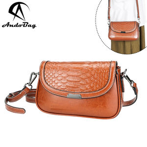 Bolsos de Hombro AndoBag para Mujer, Bolso Bandolera de Cuero Genuino, Bolso de Mano Moderno con Patrón de Cocodrilo Retro 1595 - Product Image 1