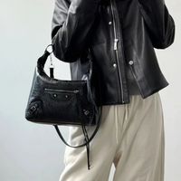Tas Tangan Wanita Kulit Asli OEM Custom SAM, Model Lipat, Bentuk Bantal, Desainer Mewah, Berdetail Rivet, untuk Sepeda Motor