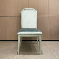 Chaise de salle à manger pliable en aluminium minimaliste moderne avec dossier confortable rembourré en tissu pour hôtel, restaurant, usage domestique
