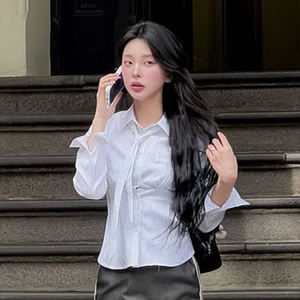 Blusa Elegante de Oficina para Mujer, Corte Regular, Color Sólido, con Lazo y Diseño Sencillo, en Poliéster - Product Image 1