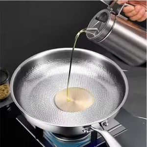 Poêle à frire plate en alliage de titane non revêtue avec motif martelé pour une cuisson saine - Product Image 6