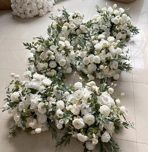 Decoración Floral Personalizable de Lujo con Rosas Blancas Cremosas, Eucalipto Artificial y Hortensias para Mesa de Boda/Cumpleaños - Product Image 4