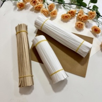 Attaches en papier kraft personnalisées écologiques de couleur marron et blanc avec fil métallique pour autres produits d'emballage et d'impression