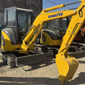 Komatsu PC35-2 Usada, Versión con Cabina, Aire Acondicionado/Calefacción, Control PLC, Modelo 2024, 1 Año de Garantía - Comodidad en Todas las Estaciones - Product Image 1