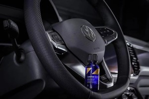 CARPRO 2.0 - Nettoyant et revitalisant avancé à base de dioxyde de silicium |   Protège la peinture et la restaure |   30 ml pour les intérieurs de voiture - Product Image 2