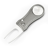 Fourche à divot robuste en alliage de zinc à ressort, outil de réparation de divot de golf automatique à ouverture rapide avec marqueur de balle personnalisable