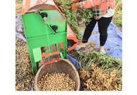 Machine à récolter les arachides multifonctionnelle de haute qualité pour grandes exploitations agricoles, avec moteur et boîte de vitesses de tracteur
