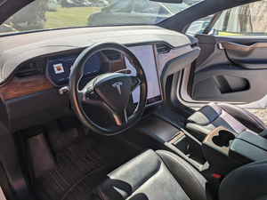 Tesla Model <span class=keywords><strong>X</strong></span> Long Range Plus 2024 d'occasion, inspectée, double moteur, transmission intégrale, autonomie EPA de 351 milles, conduite autonome complète, intérieur cuir tactile - Product Image 4