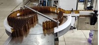 Ligne d'étiquetage de scellement de remplissage de bouteilles automatique personnalisable Capacité de noyau 2000BPH de PLC pour les matériaux d'emballage en bois de papier