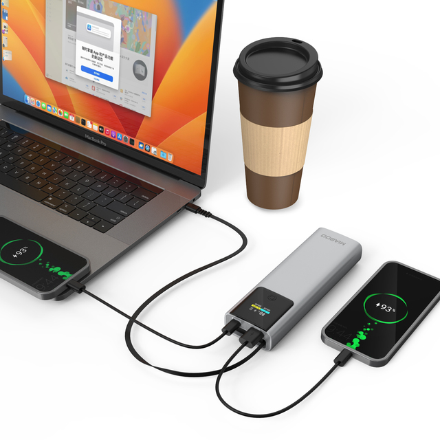 Super Fast Charge Laptop Power Bank With Retractable Cable PD45W 65W 100W Portable Power Station 20000mAh with LED TFT Screen