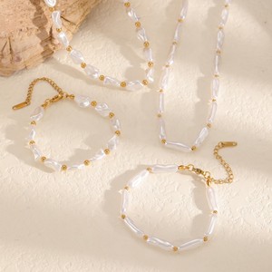 Pearl Necklace And <b>Bracelet</b> <b>Set</b> For Women Imitation Pearl Clavicle Chain Party Jewelry <b>Set</b> With Gold Tone Hardware - Product Image 1