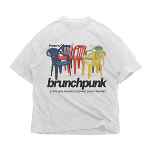 T-shirt Grafica Brunchpunk con Sedie di Plastica, Oversize, Stile Y2K Streetwear, Stampa Audace Anni '90, Unisex, Vintage - Product Image 2