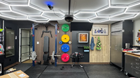 Rack de squat mural pliable avec barre multi-prise, salle de sport compacte tout-en-un pour usage domestique