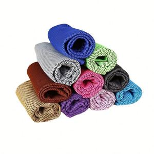 Serviette rafraîchissante personnalisée en microfibre, respirante, légère, réutilisable, idéale pour la course à pied - Product Image 1