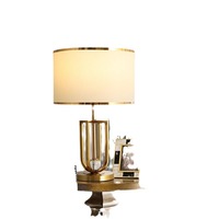 Lampes de table décoratives dorées de luxe avec revêtement en tissu et corps en métal Lampe de bureau moderne pour la maison