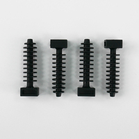 Soporte de brida de alta calidad PA66 Nylon Wall Knock-In Plug Asiento de fijación tipo tornillo con cabeza roscada Accesorios de cableado Fábrica
