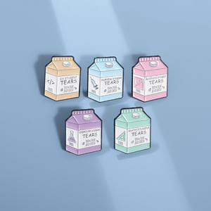 जैसन प्यारा त्रिकोण शासक तामचीनी लेपल पिन कार्टून धातु लोहे की सुई बीकर रस के लिए स्मारिका दूध बॉक्स के लिए - Product Image 4