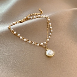 Precio al por mayor, novedad de <span class=keywords><strong>2022</strong></span>, pulsera de acero inoxidable, pulsera de perlas chapadas <span class=keywords><strong>en</strong></span> existencias, joyería de <span class=keywords><strong>oro</strong></span>, aleación de Zinc romántica para mujer, 1 unidad - Product Image 1