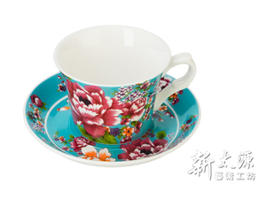 แก้วกาแฟลายดอกโบตั๋นสีน้ำเงิน เซรามิกเคลือบเงา พิมพ์ลายสกรีน ลายพิมพ์น้ำ - Product Image 4