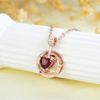 YBO à la mode plaqué or Rose S925 collier en argent amour gravé grenat pierres précieuses Double face coeur flèche pendentifs pour les mariages