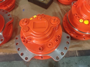Moteur à piston hydraulique pour chargeuses compactes T550 T590 T595 7276538 7440628 Catégorie de produit - Product Image 4
