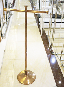 Visualizzazione Abbigliamento Cremagliera per il <span class=keywords><strong>Negozio</strong></span> delle Donne di Disegno In Acciaio Oro - Product Image 4