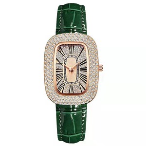 Reloj de mujer Drioshipping Niche con diseño de huevo de paloma, diamantes de agua y cielo estrellado, correa de aleación verde, estilo encantador y a la moda. - Product Image 2