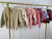 Vente en gros de pulls tricotés d'occasion pour enfants – Vêtements d'extérieur d'hiver confortables et chauds – Balles de friperie – Vêtements usagés pour enfants