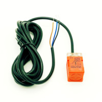 Sensor Proximitas Induktif LMF4-3005NA, Casing Plastik Persegi, 3-Kabel NPN NO, IP67, DC6-36V, Jarak Deteksi 5mm, Respon 400Hz, Sekrup