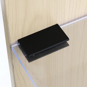 Clip en aluminium noir pour support d'étagère de placard, design moderne et simple, accessoire de quincaillerie durable - Product Image 1