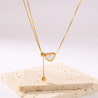 Collier en acier inoxydable en forme de coeur tridimensionnel exquis pour femmes Pull Love Shell Niche Design Fashion Pendentif Colliers