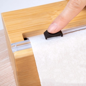 Dispensador de envoltura de montaje en pared de bambú clásico, cortador de papel de cocina, organizador de envoltura de plástico para bolsas de té, rollo de papel de almacenamiento Ziplock - Product Image 2