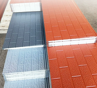 Panneau mural isolant en polyuréthane métallique gaufré anti-corrosion pour entrepôts et maisons conteneurs