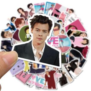 50 pièces chanteur Harry Styles autocollants décoratifs en PVC pour adolescente enfants ordinateur portable planche à roulettes bagages guitare vélo Art décalcomanie - Product Image 5