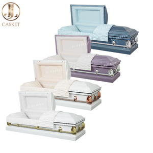 Cercueil métallique de calibre 20 avec intérieur en crêpe blanc et finition blanche – Fournitures funéraires - Product Image 3