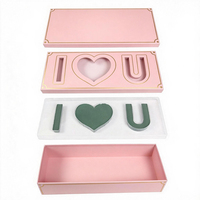 Boîte cadeau carrée imperméable personnalisée pour la fête des mères et la Saint-Valentin avec laminage mat et doublure en éponge