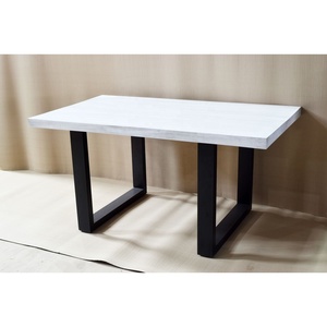 Ensemble de table à manger en bois de manguier massif moderne et industriel de luxe gris vieilli avec pied en U pour la maison, le café, le restaurant, le salon - Product Image 1
