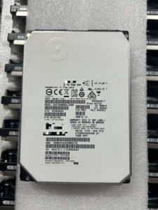 Disque dur interne pour serveur d'entreprise d'occasion <span class=keywords><strong>HGST</strong></span> HUH728080AL5200 8 To SAS 12 Gb/s 7200 tr/min 3,5'' avec boîtier en alliage d'aluminium - Product Image 1