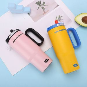 Termo de Acero Inoxidable 316 Ecológico Ice King de 750 ml (24 oz) con Aislamiento al Vacío, Elegante Taza de Viaje para Coche con Asa y Pajita - Product Image 5