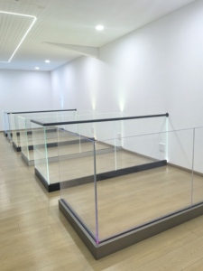 Grade de Vidro Temperado de 12Mm 15Mm 16Mm Sem Moldura para Exterior, Balustrada de Vidro para Varanda com Luz LED - Product Image 4