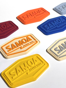 แผ่นยางซิลิโคนแบบนิ่มสำหรับตกแต่งเสื้อผ้าแผ่นปะทำจาก3D ลายนูนโลโก้3D จำนวนมาก - Product Image 4