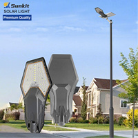 Lampadaire solaire SUNKIT à panneaux séparés, peinture de qualité automobile, moulage sous pression intégré de haute précision, résistance à la corrosion et à l'usure