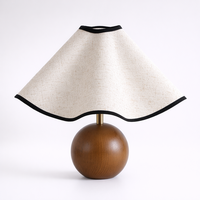 Lampe de Chevet Créative en Bois Massif avec Base en Forme de Boule, Abat-jour en Tissu Noir, Interrupteur Filaire E27, pour Salon, Salle à Manger et Bureau