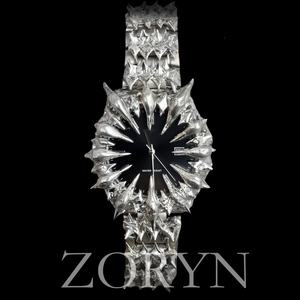 Reloj de Cuarzo Alabastro de Diseño Personalizado para Hombre, Único con Movimiento Japonés MIYOTA, Esfera de Acero Inoxidable con Púas, Estilo Gótico - Product Image 4