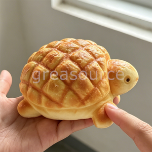 Modelo de simulación de comida de pastelería con forma de tortuga y pan de piña, de rebote lento, con rejilla y corteza dorada, para decoración de café con temática de animales adorables - Product Image 6