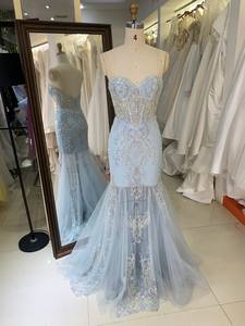 Vestido Formal de Tul Bordado con Escote <span class=keywords><strong>en</strong></span> V, <span class=keywords><strong>Color</strong></span> Azul <span class=keywords><strong>Cielo</strong></span> Claro, con Cola Larga y Tirantes Espagueti Cruzados, Venta al por Mayor 2025 - Product Image 2