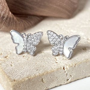 Boucles d'oreilles papillon dorées tendance pour femmes, plaquées or 18 carats, micro-pavé CZ Zircon, bijoux hypoallergéniques - Product Image 2